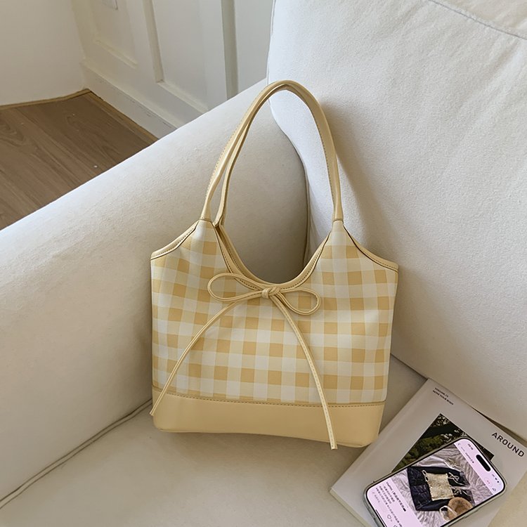 209.9 USD--Charming, Fashionable and Soft Shoulder Bag